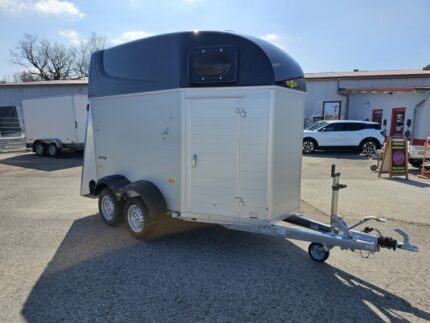 Humbaur Equitos Alu 2000 mit Equilock Trennwandsystem