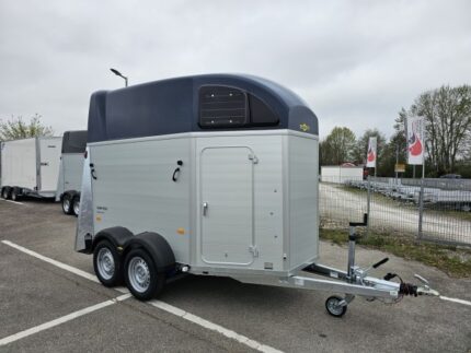 Humbaur Xanthos 2400 Blau mit Sattelkammer
