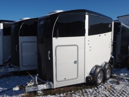 Ifor Williams HBX 506 Frontausstieg in Schwarz