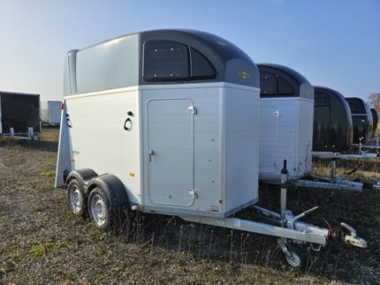 Sonderangebot Humbaur Xanthos 2400 mit Sattelkammer