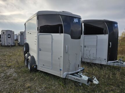 Sonderangebot Ifor Williams HBX 511 Silber mit Sattelkammer